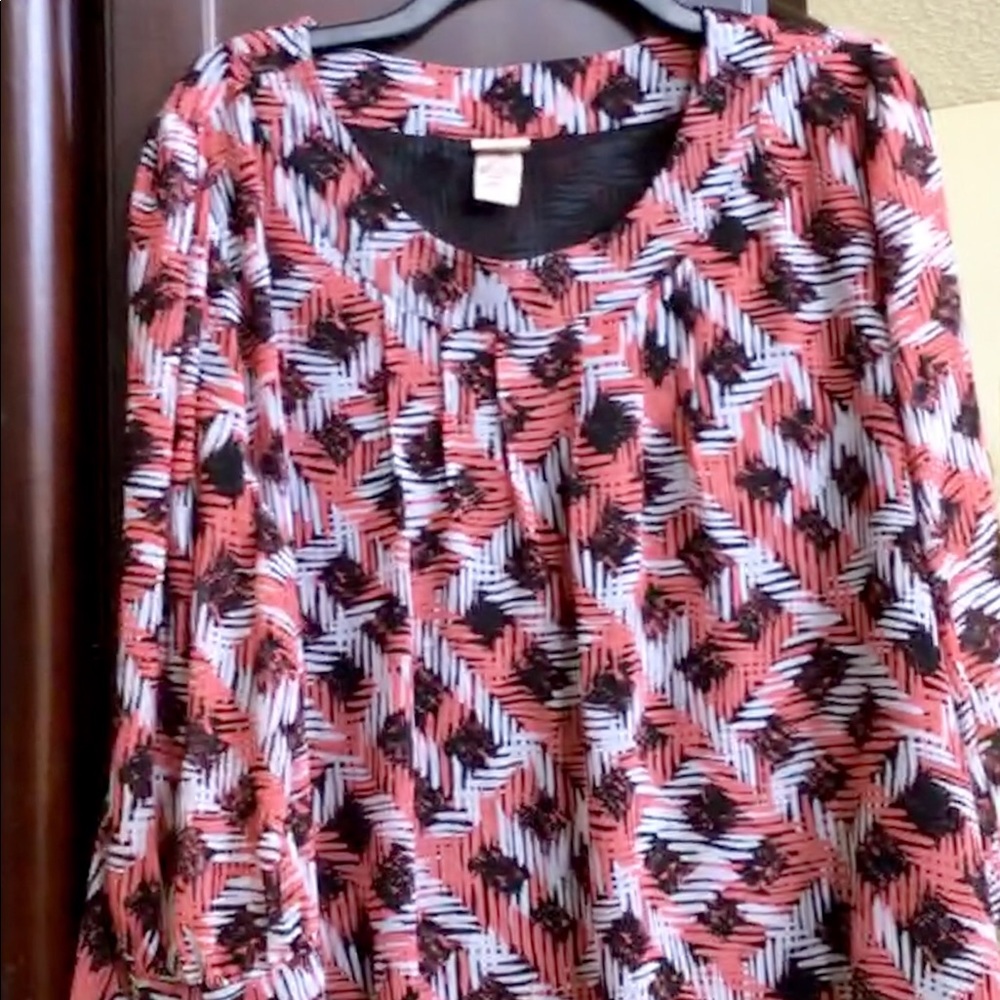 Tops - Picture 3 of 3